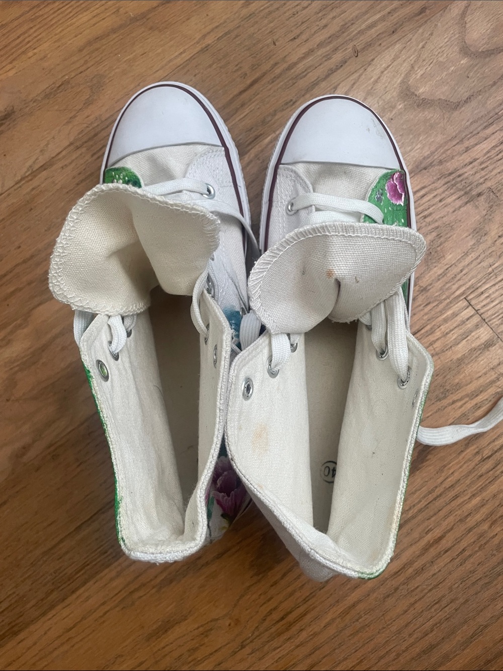 Hand-Painted Green Floral High-Top Sneakers with White Accents - Picture 8 of 8
